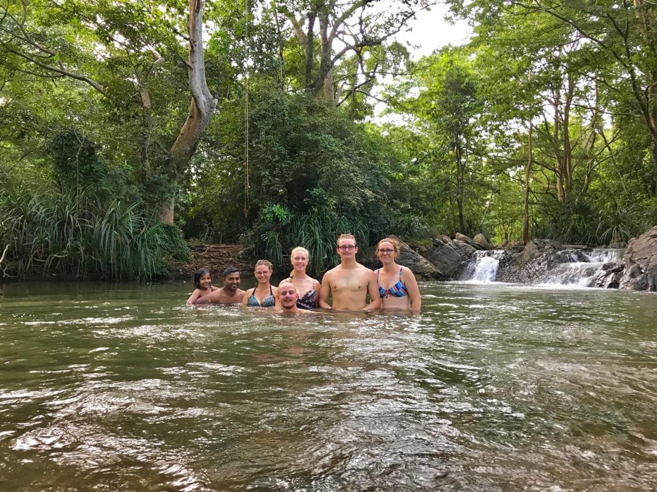 Dinesh Safari Homestay Удавалаве Экстерьер фото